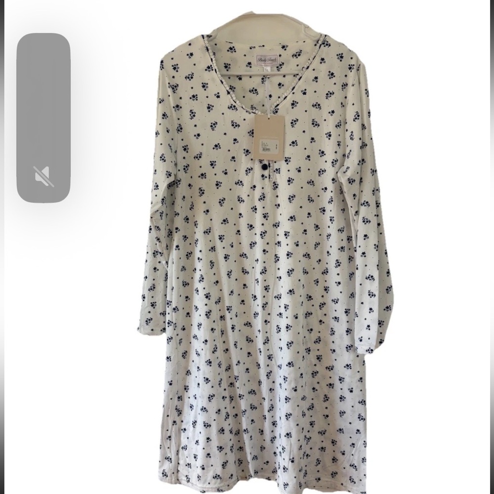 NWT Body Touch Lingerie L Floral Print Nightgown White and blue long sleeve